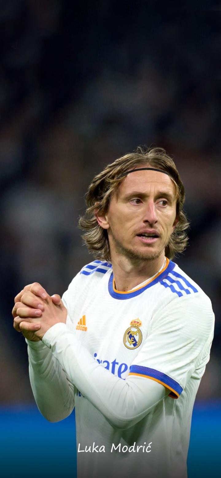 避免附加赛停赛，意媒：染黄的泽林斯基可能轮休波兰末轮比赛