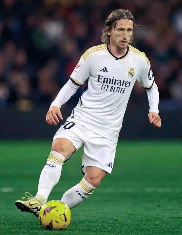 队记：莫兰特符合开拓者的快节奏打法，可用亨德森或夏普交易